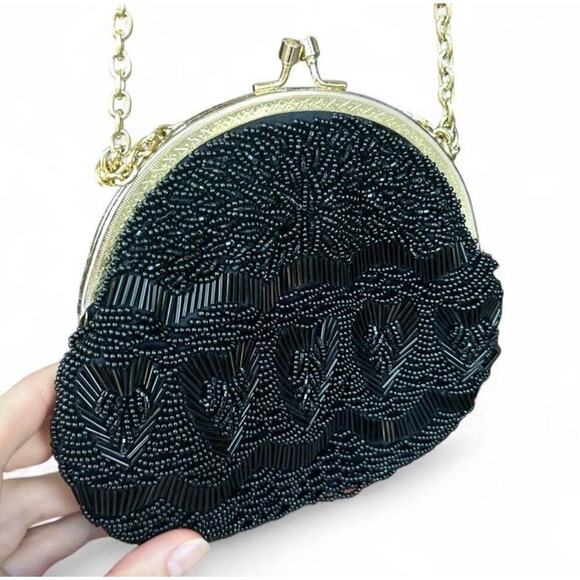 Vintage Black Beaded Clutch Purse With Gold Chain And Gold Etched Detailing - Picture 3 of 6